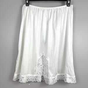 Vintage Maidenform Plus Size Half Slip Size 26/28 White Nylon Semi-Sheer Lace
